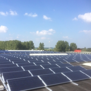 380 panelen geplaatst - Nijkerk